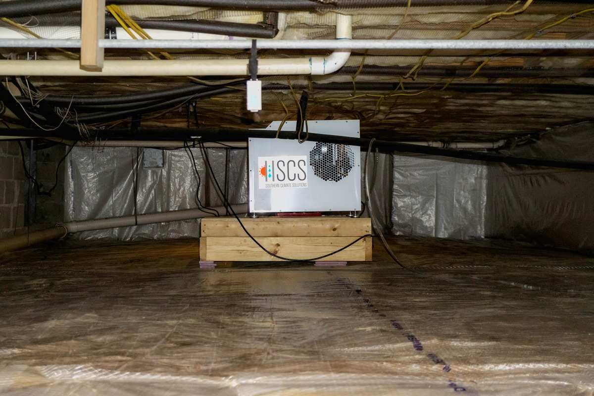 Crawl space dehumidifier in Pensacola, FL<br />