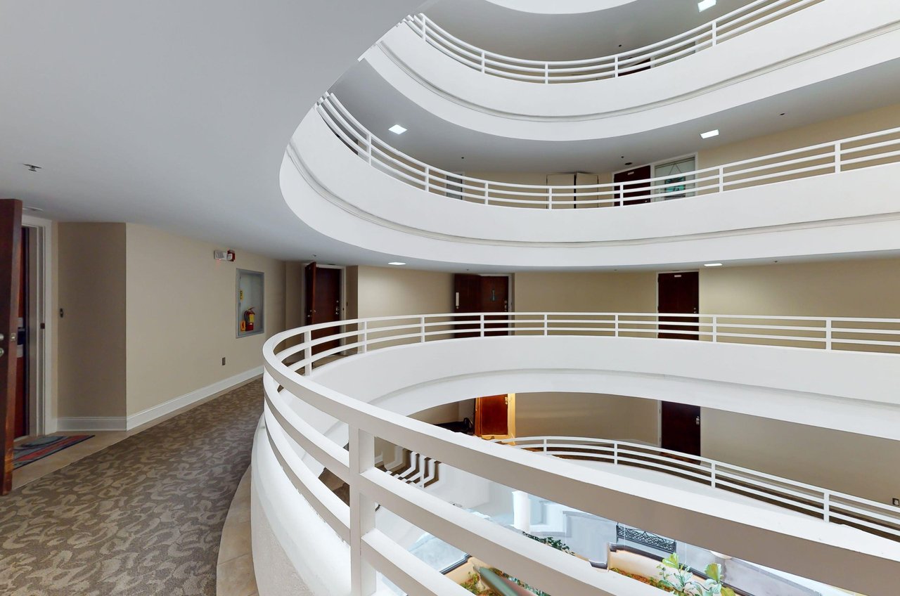condominium atrium in destin florida